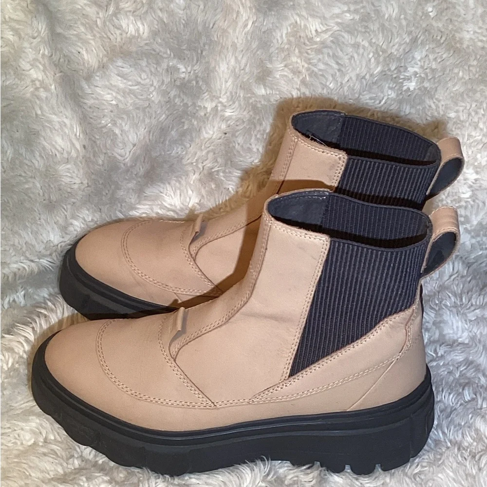 Sorrel caribou womens platform waterproof boots size 9